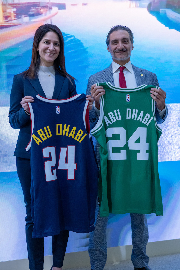 17次NBA总冠军波士顿凯尔特人队和卫冕冠军丹佛掘金队将在2024年NBA阿布扎